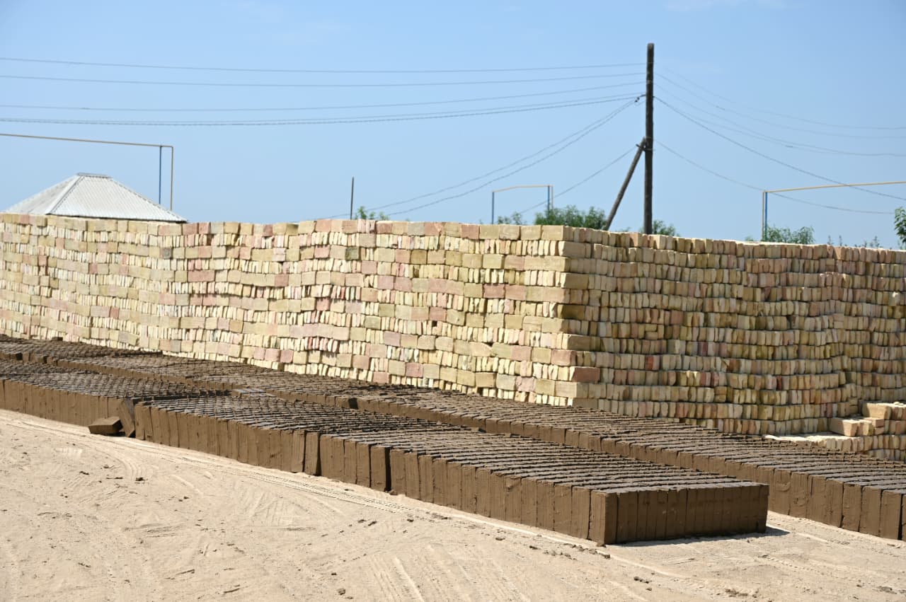ЖЕТІСАЙДА ТӘУЛІГІНЕ 35 МЫҢ ДАНА ПІСКЕН КІРПІШ ШЫҒАРАТЫН ЗАУЫТ ЖҰМЫС ІСТЕЙДІ: 8-сурет